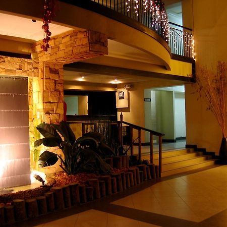 Lancaster Hotel Cebu Île de Mactan Extérieur photo
