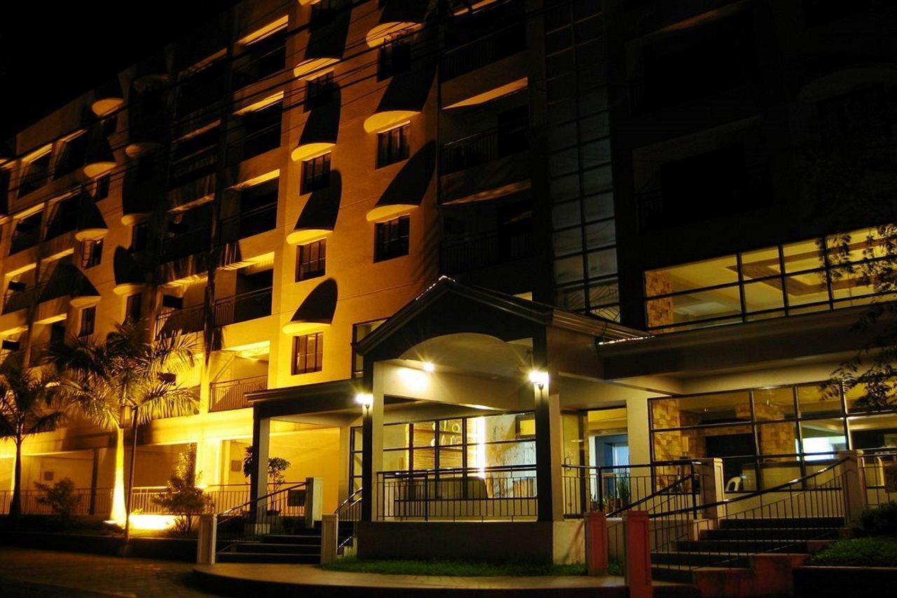 Lancaster Hotel Cebu Île de Mactan Extérieur photo