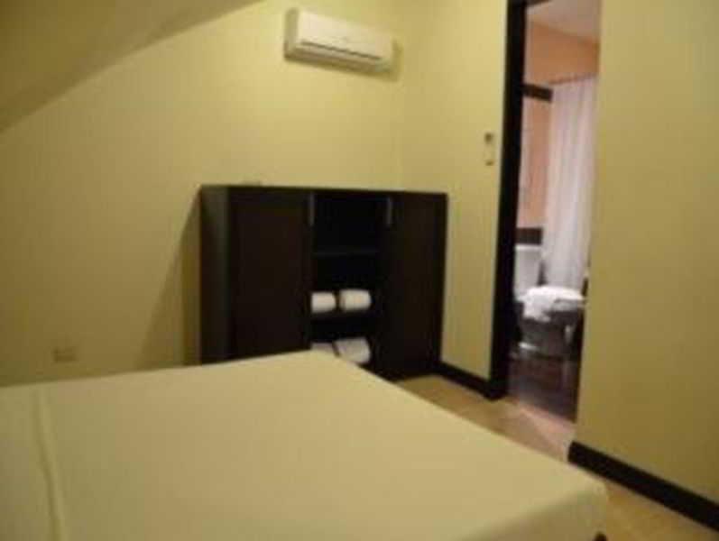 Lancaster Hotel Cebu Île de Mactan Extérieur photo